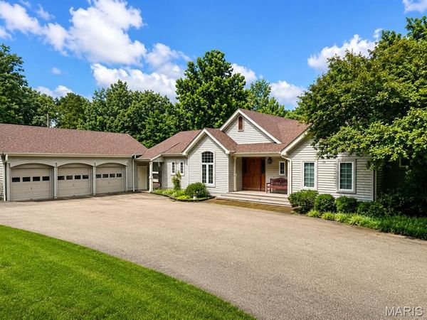 8767 John McKeever Road , Pacific, MO 63069