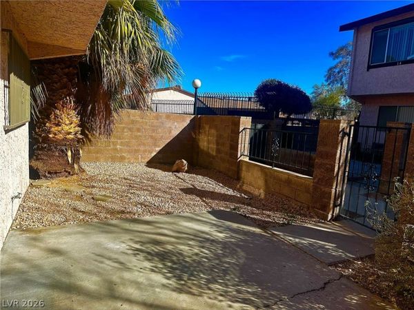 4338 Caliente Street , Unit 15, Las Vegas, NV 89119