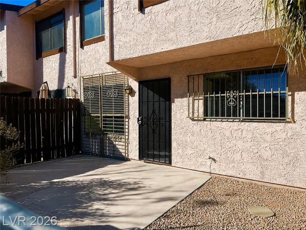 4338 Caliente Street, Unit 15, Las Vegas, NV 89119