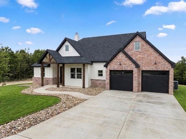 275 Christine's Way, Bluff Dale, TX 76433