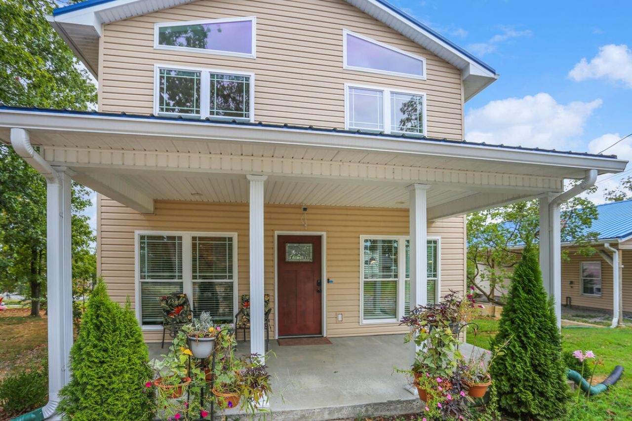 588 Cambridge Shores Drive, Gilbertsville, KY 42044