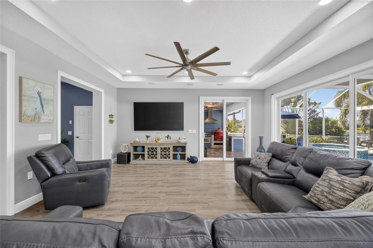 5216 Point Harbor Lane, Apollo Beach, FL 33572 Photo