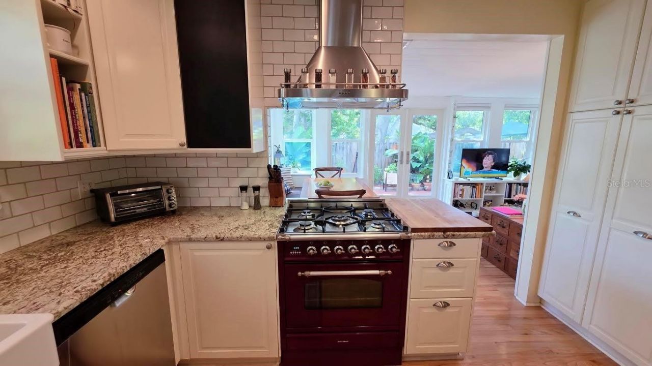 2310 Hickory Avenue, Sarasota, FL 34234 Photo