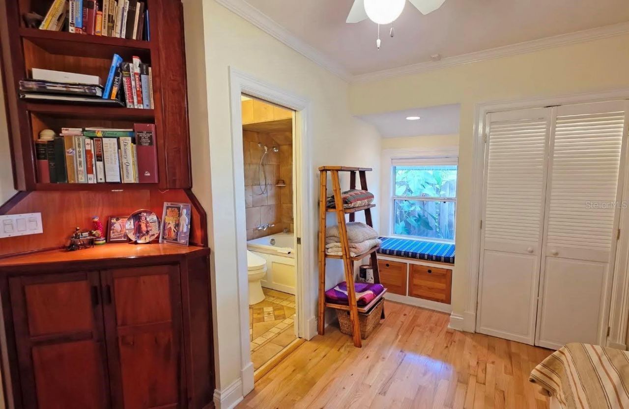 2310 Hickory Avenue, Sarasota, FL 34234 Photo