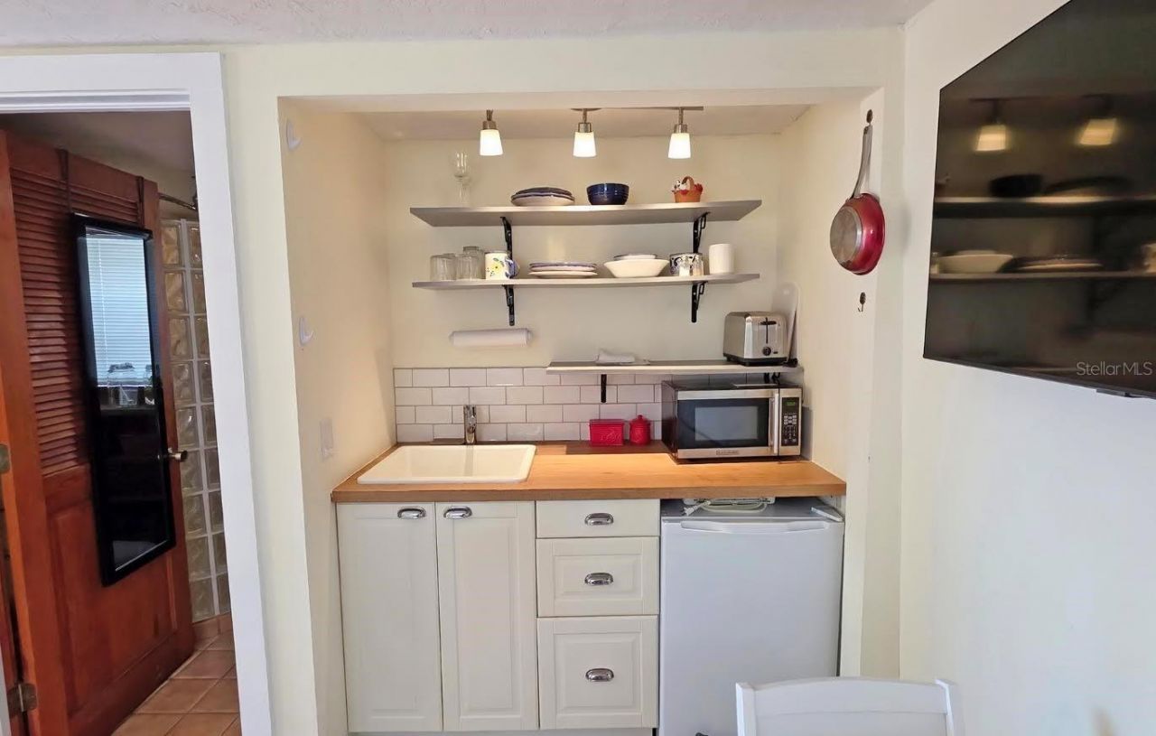 2310 Hickory Avenue, Sarasota, FL 34234 Photo