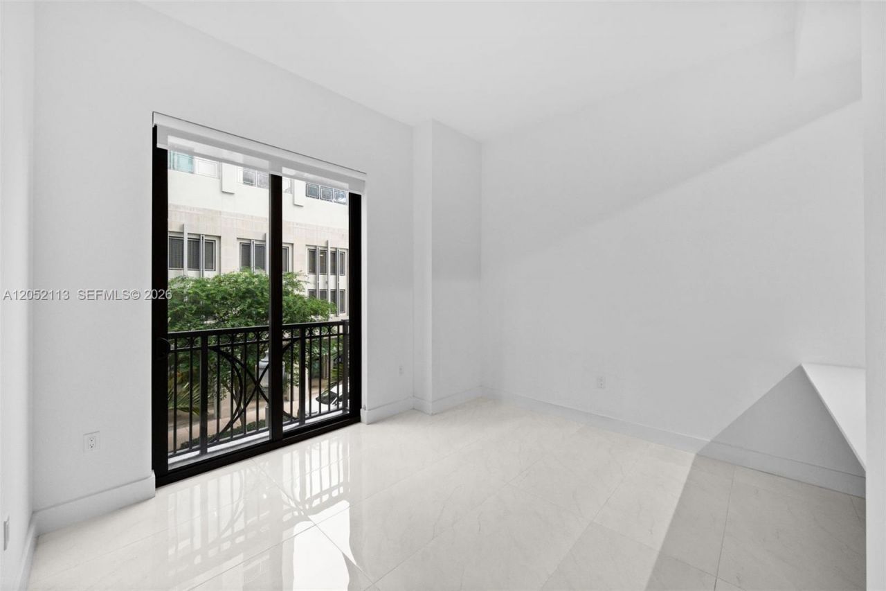 301 Altara Ave , Unit 205, Coral Gables, FL 33146 Photo