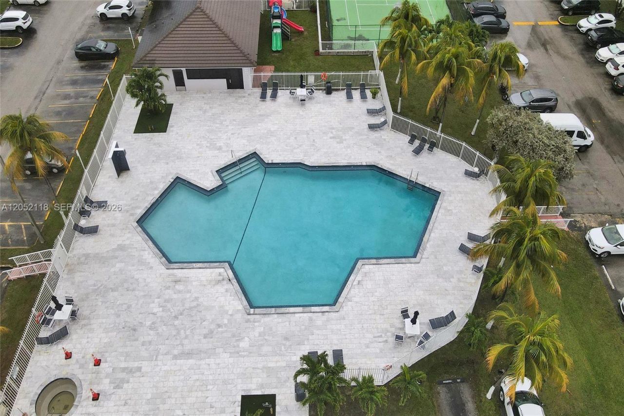 8145 NW 7th St , Unit 111, Miami, FL 33126 Photo