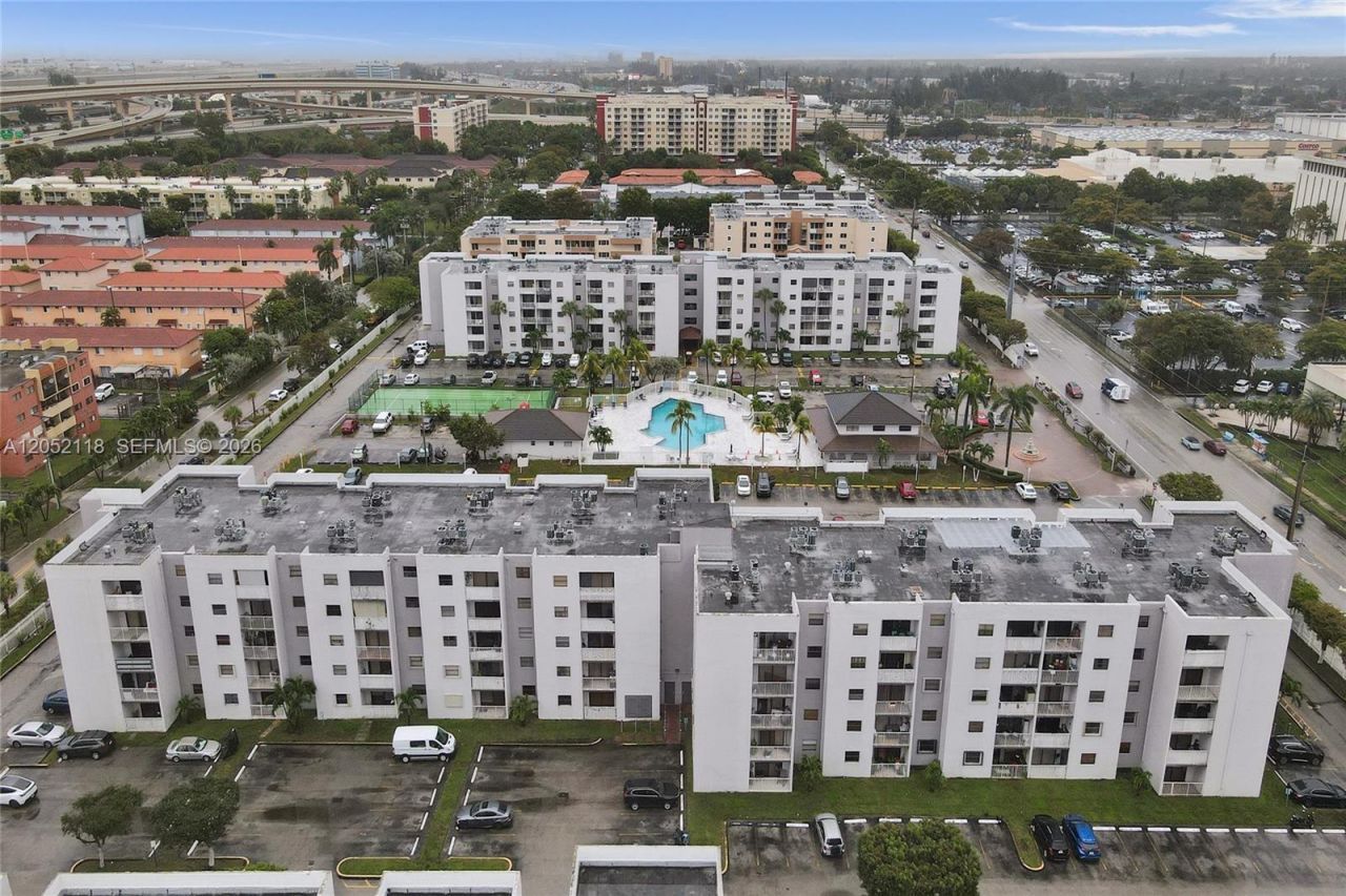 8145 NW 7th St , Unit 111, Miami, FL 33126 Photo