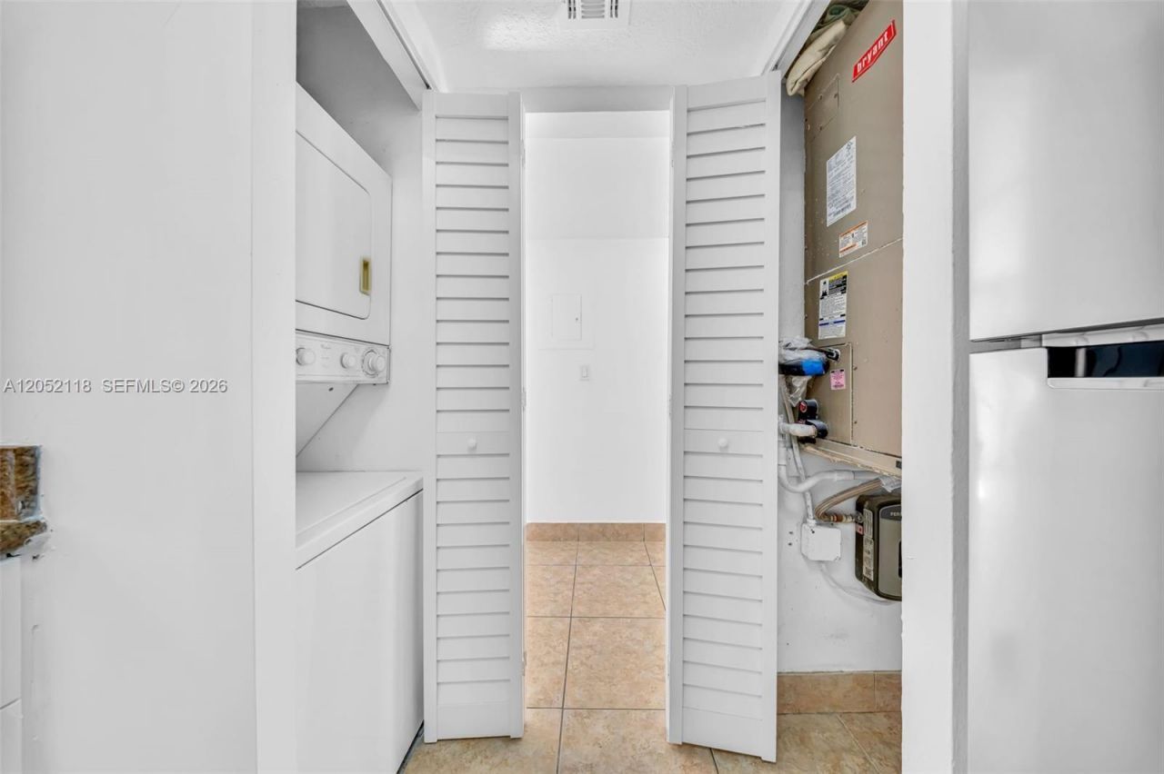 8145 NW 7th St , Unit 111, Miami, FL 33126 Photo