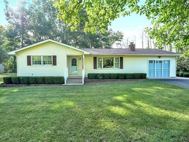 3182 N Gravel Road, Medina, NY 14103