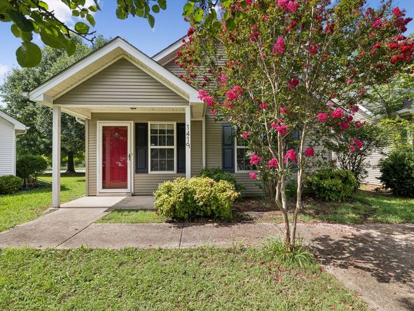 1419 Rochester Dr, Murfreesboro, TN 37130