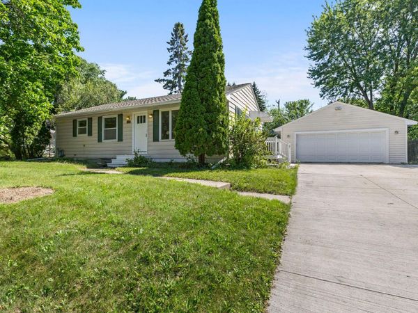 6133 Garbe Avenue, Woodbury, MN 55125