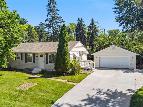 6133 Garbe Avenue, Woodbury, MN 55125
