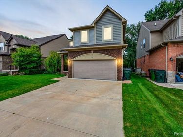 13897 GRANDEUR Avenue, Shelby Twp, MI 48315