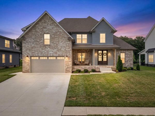 580 Bowden Dr, Clarksville, TN 37043