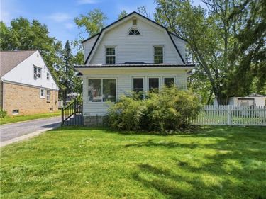 44 Arlington Road, Williamsville, NY 14221