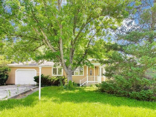 20831 N Maple Court , Deerfield, IL 60015