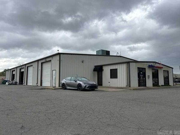 1570 E Oak , Conway, AR 72032