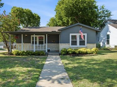 3851 Harley Avenue, Fort Worth, TX 76107