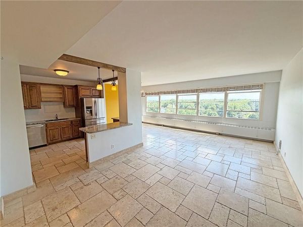 333 W Meyer Boulevard, Unit 1215, Kansas City, MO 64113