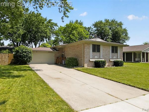 44100 Somerset Square, CANTON, MI 48187