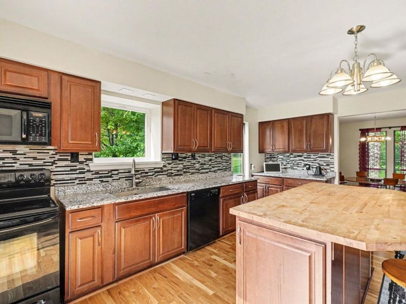 2420 Devils Backbone Road, Green Township, OH 45233 Photo 10