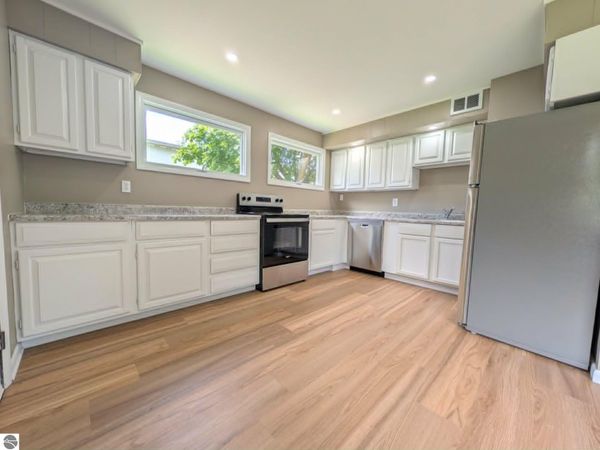 1232 Superior Street E, Alma, MI 48801