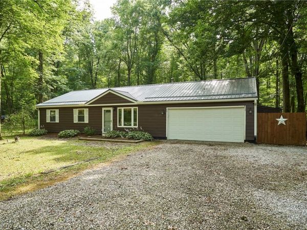 18550 Shaw Road , Chagrin Falls, OH 44023
