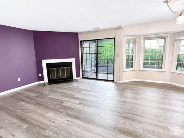 903 Woodhaven Drive, Edison, NJ 08817