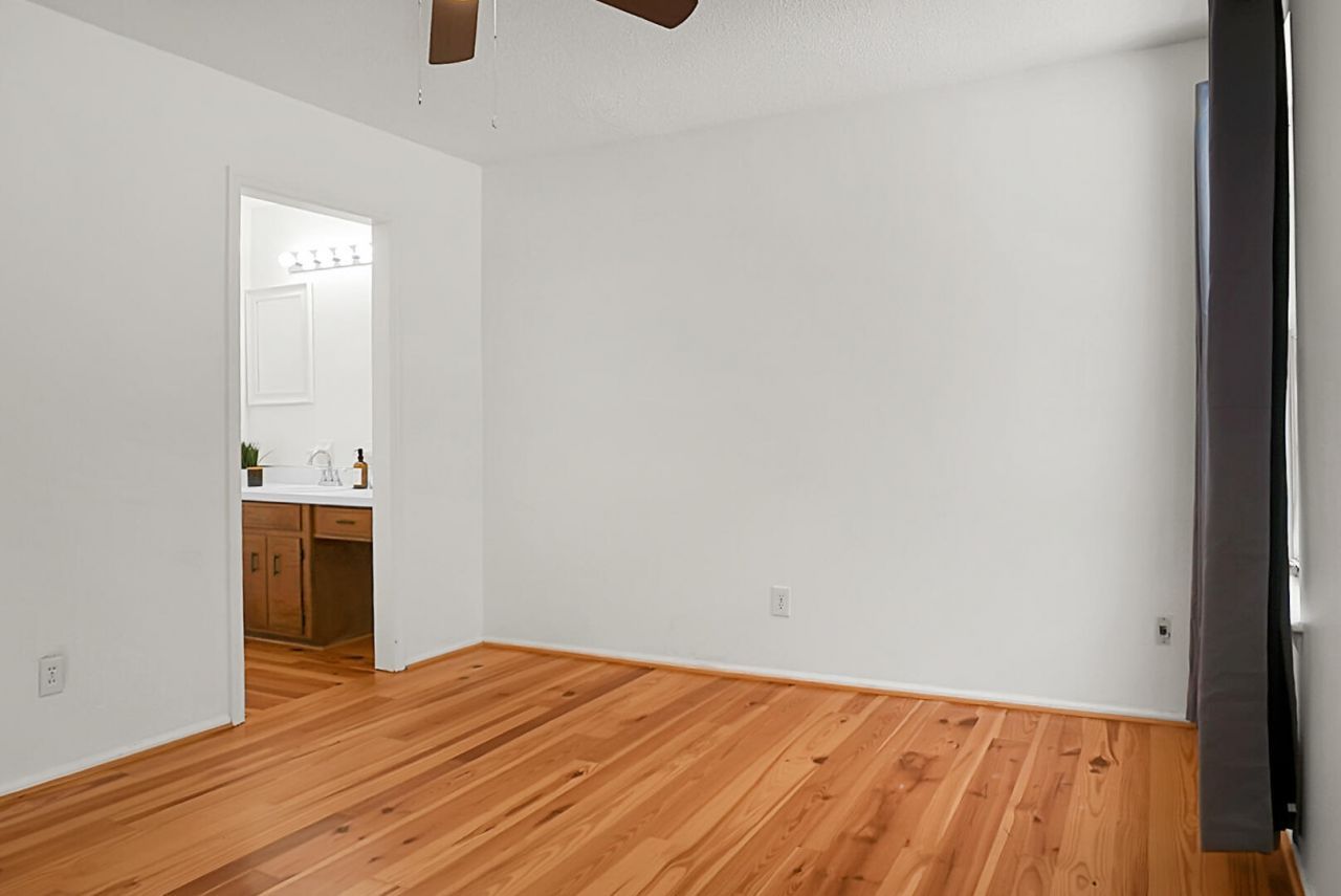 303 E Pandora Drive Photo 13