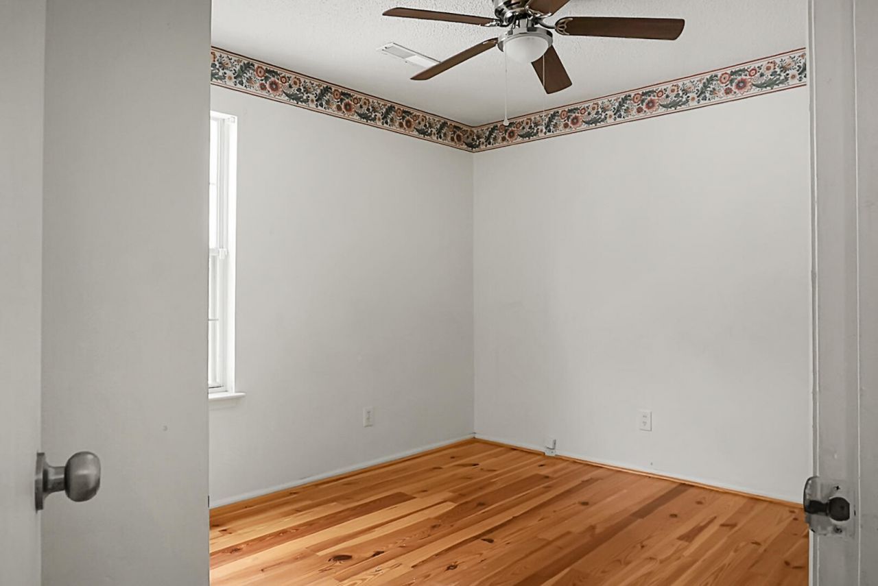 303 E Pandora Drive Photo 24