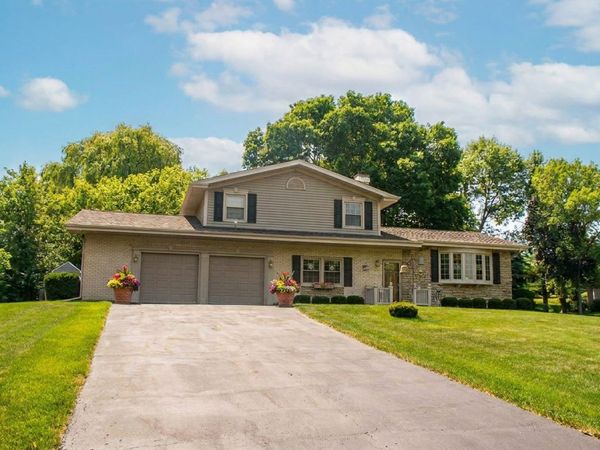 28771 W Park Drive , Barrington, IL 60010