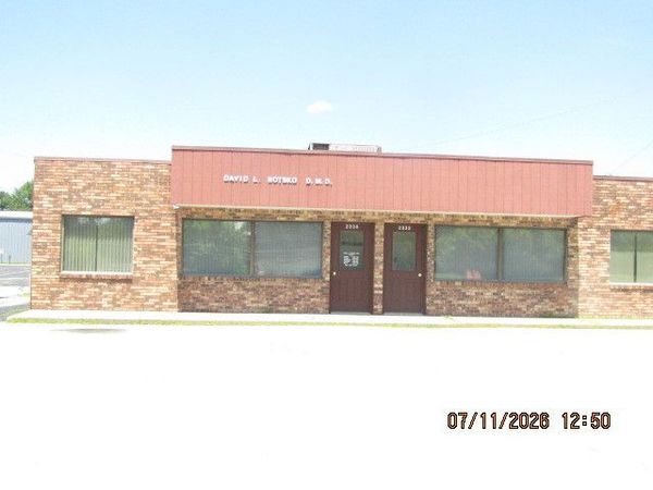 2332 W Kimberly Road , Davenport, IA 52806