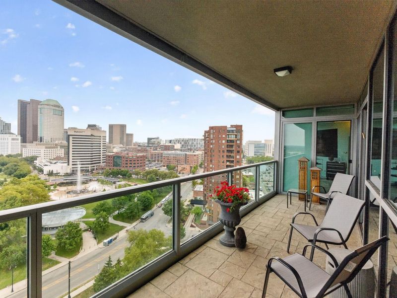 1 Miranova Place, Unit 1710, Columbus, OH 43215 Photo 20