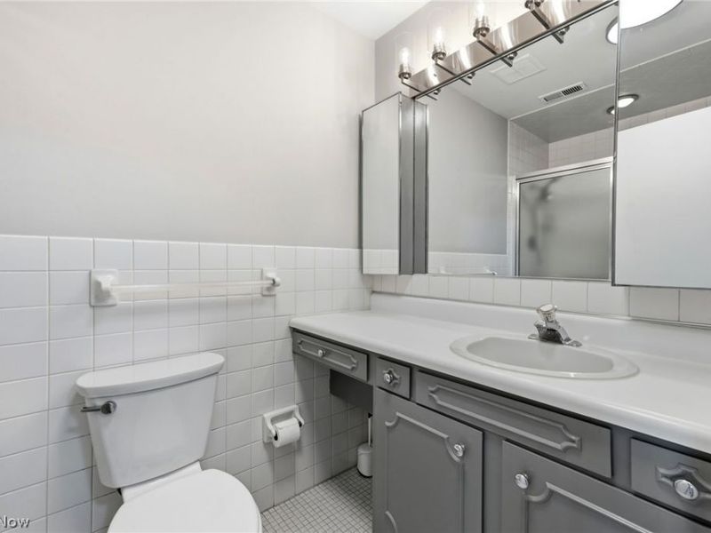 2202 Acacia Park Drive, Unit 2616, Lyndhurst, OH 44124 Photo 17
