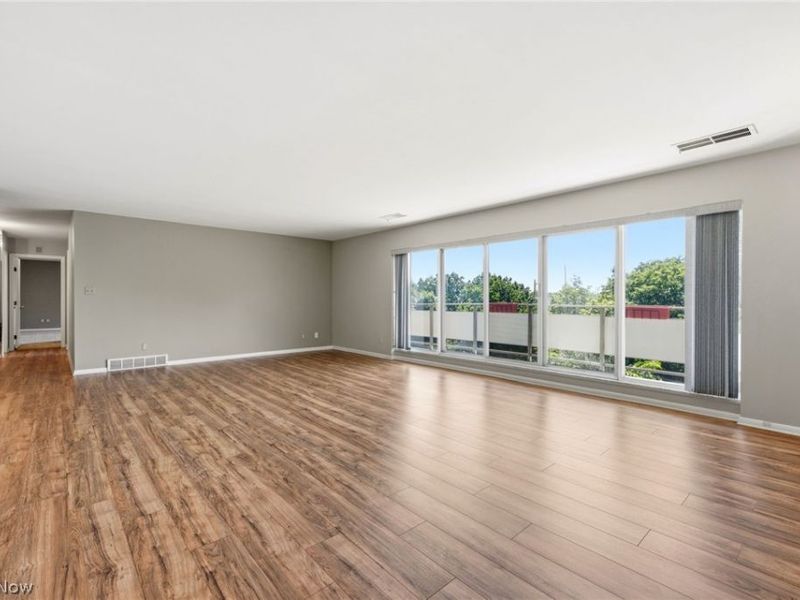 2202 Acacia Park Drive, Unit 2616, Lyndhurst, OH 44124 Photo 2