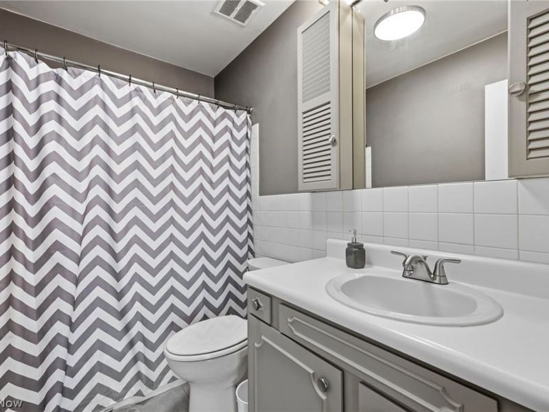 2202 Acacia Park Drive, Unit 2616, Lyndhurst, OH 44124 Photo 20