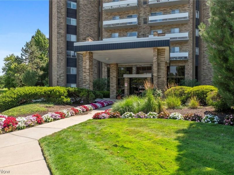 2202 Acacia Park Drive, Unit 2616, Lyndhurst, OH 44124 Photo 24