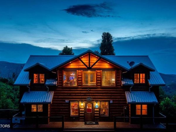 244 Stone Fence Lane, Gatlinburg, TN 37738