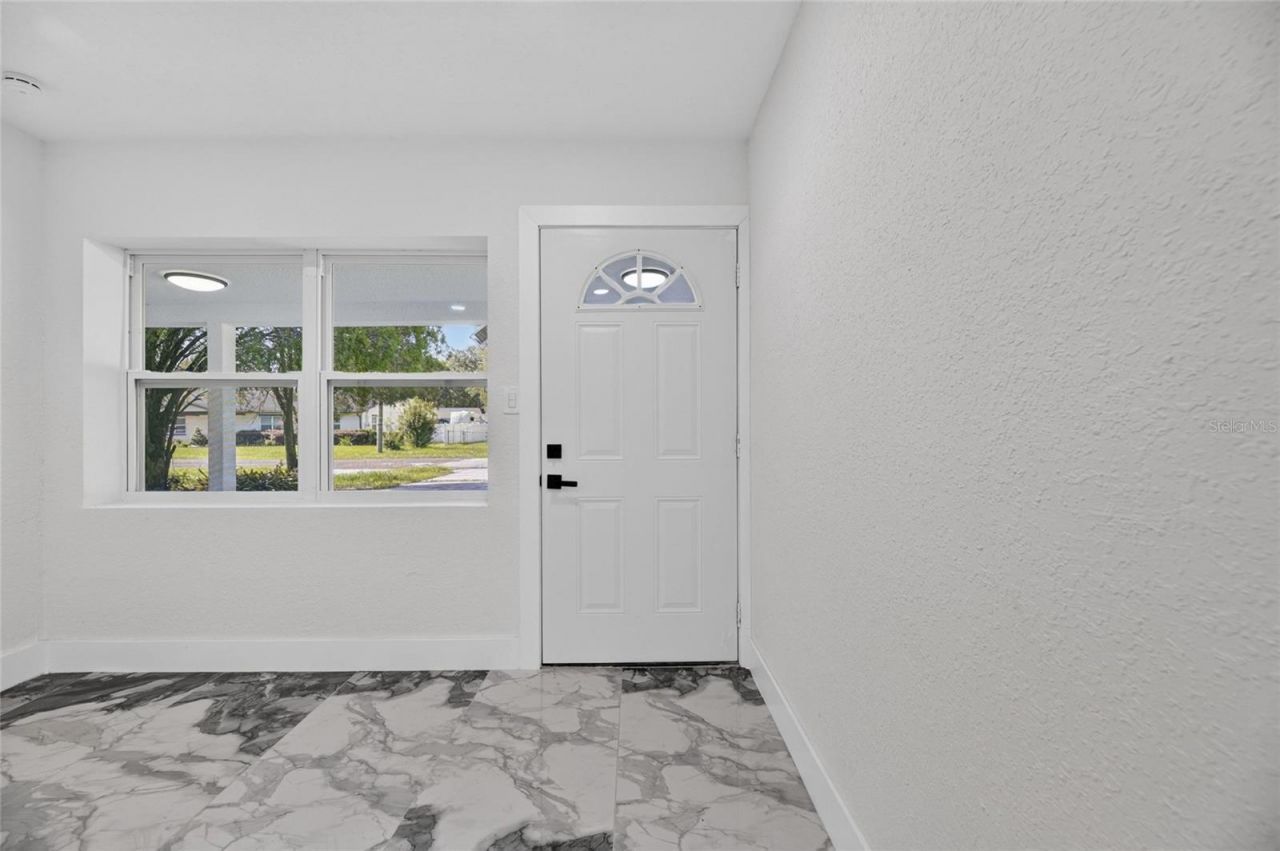 102 Garland Court, Tampa, FL 33613 Photo