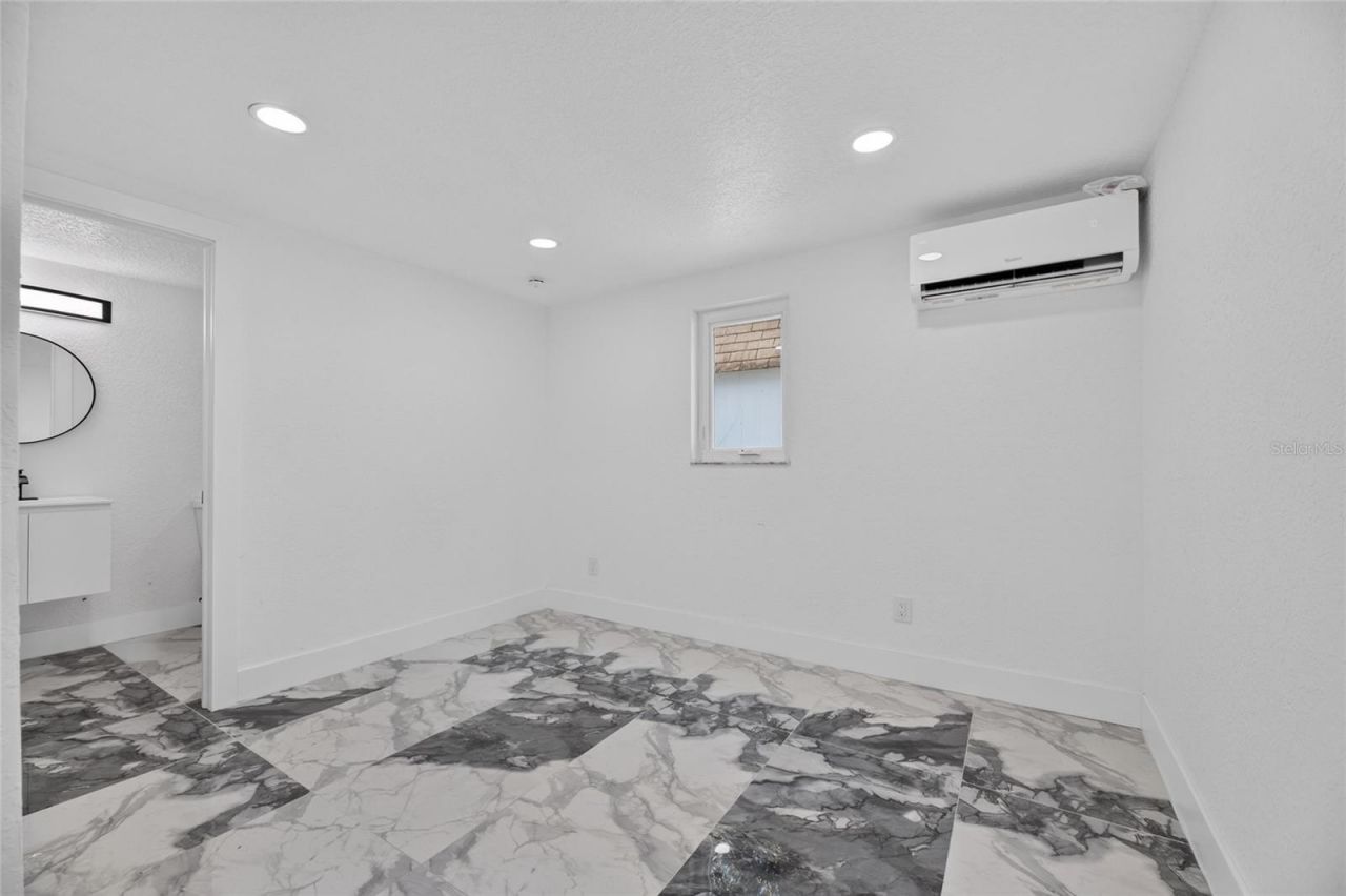 102 Garland Court, Tampa, FL 33613 Photo