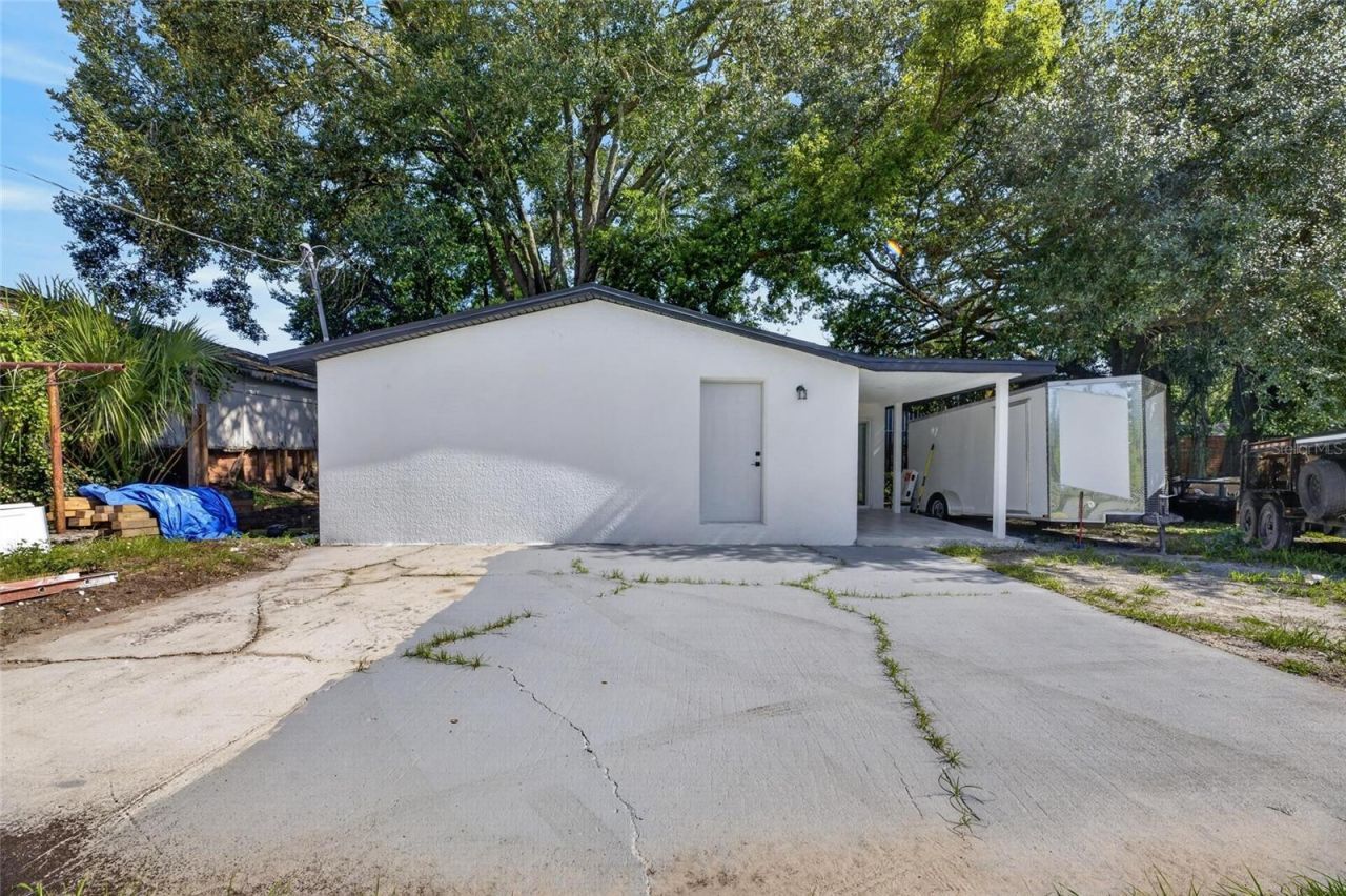 102 Garland Court, Tampa, FL 33613 Photo