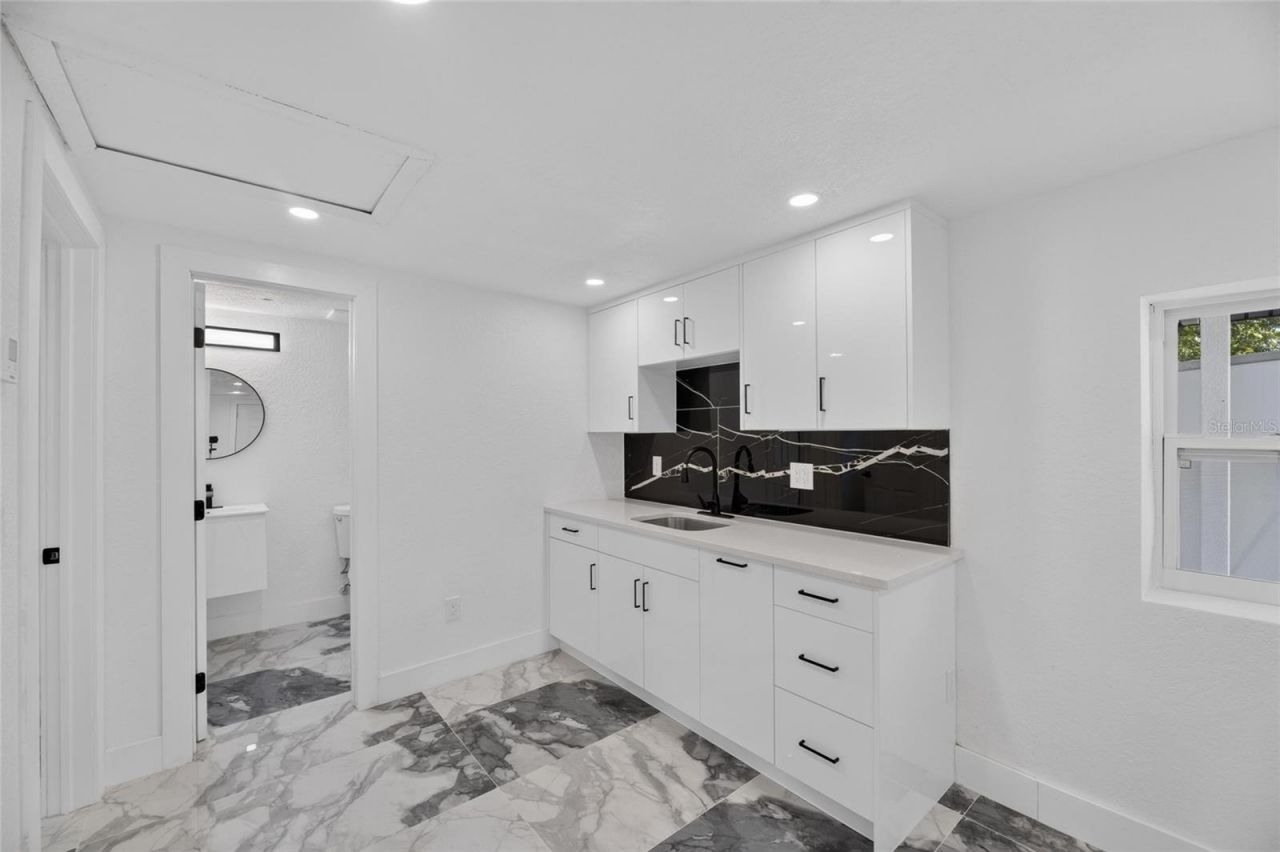 102 Garland Court, Tampa, FL 33613 Photo