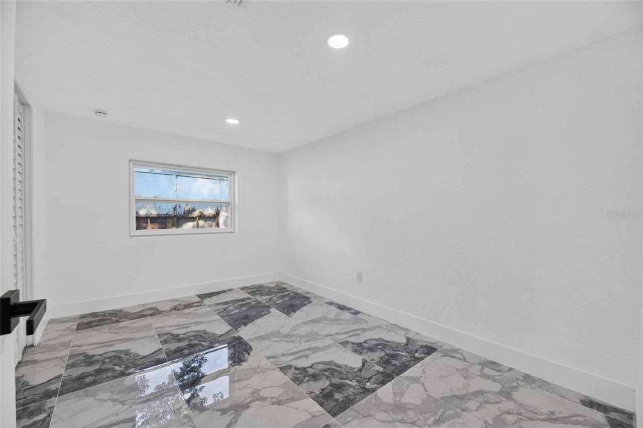 102 Garland Court, Tampa, FL 33613 Photo