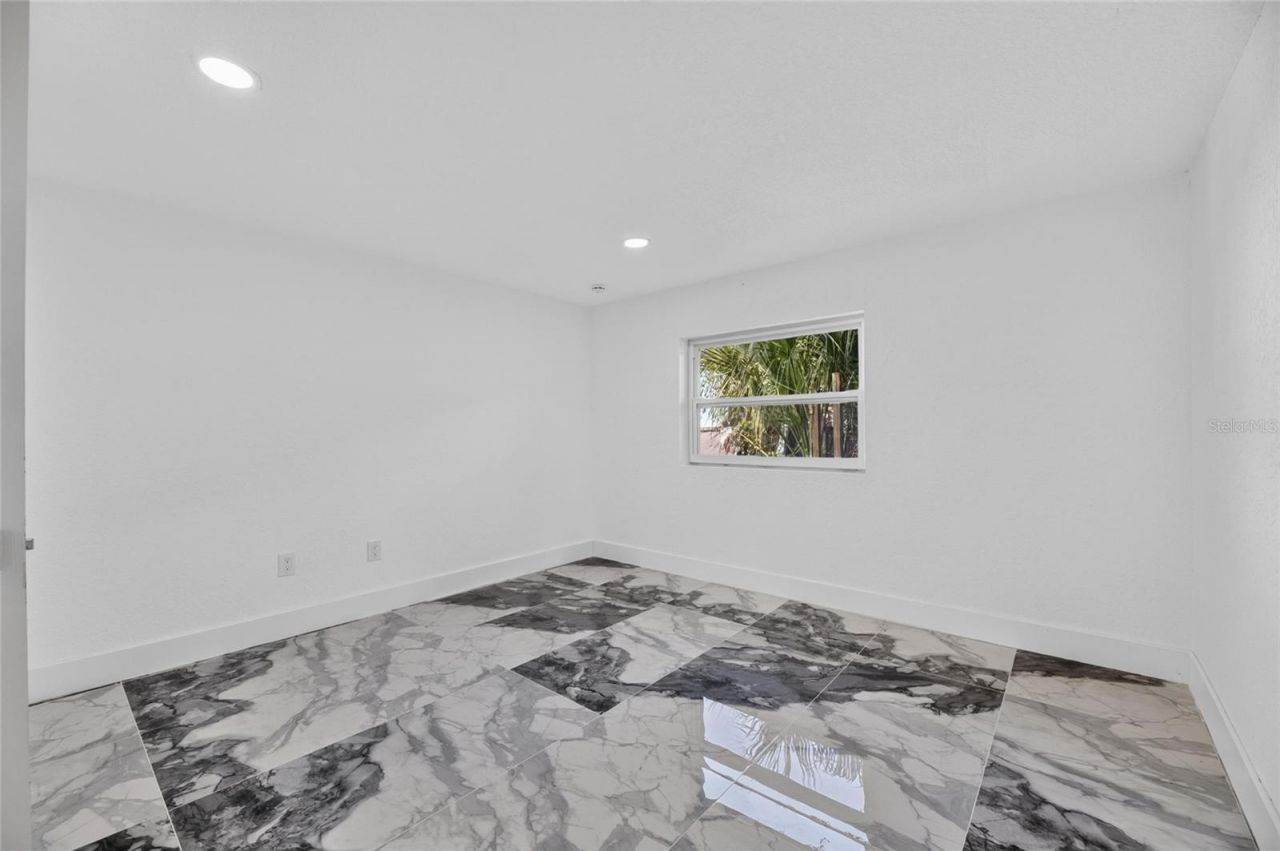 102 Garland Court, Tampa, FL 33613 Photo