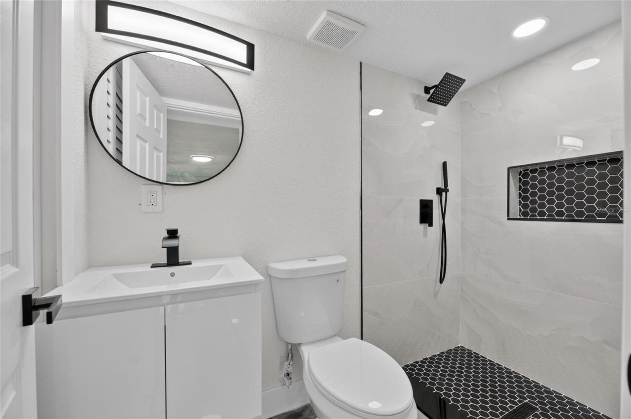 102 Garland Court, Tampa, FL 33613 Photo