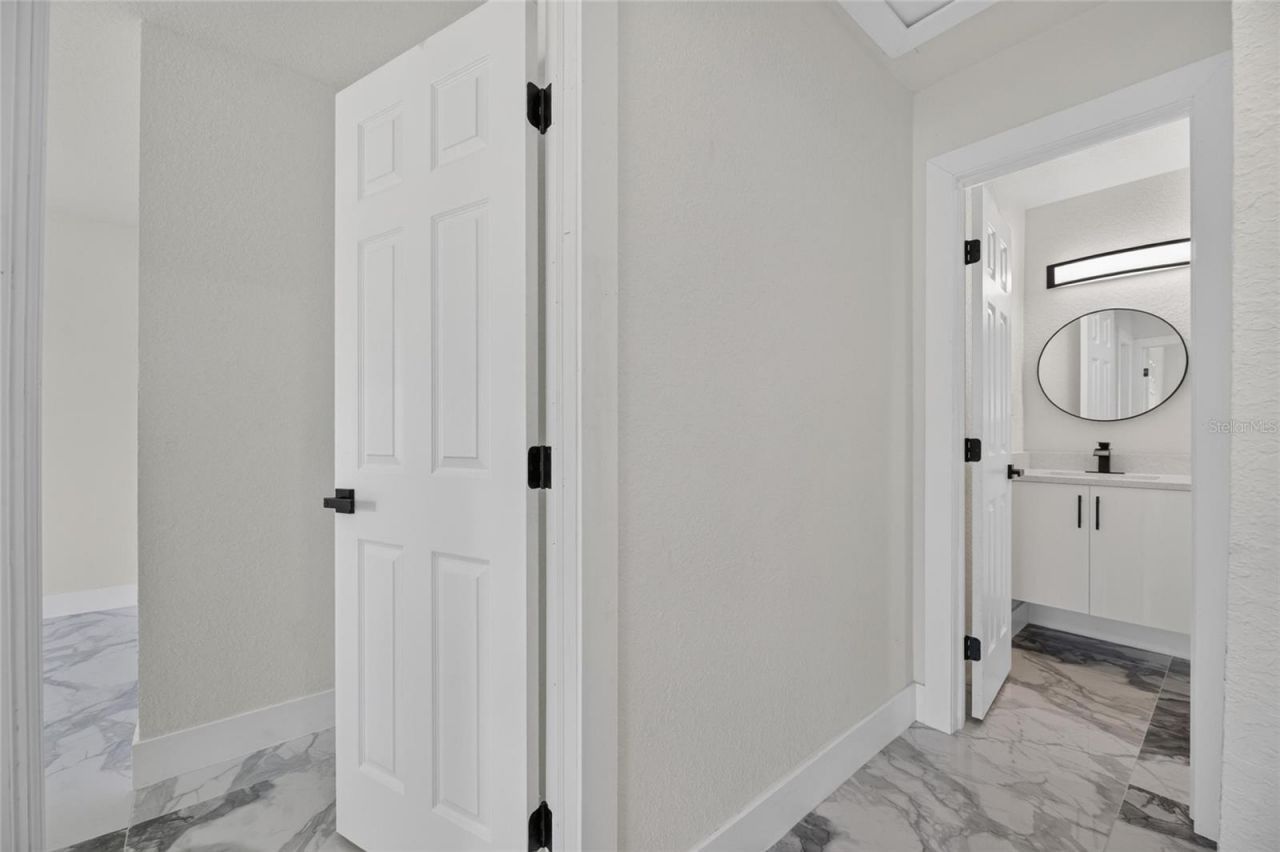 102 Garland Court, Tampa, FL 33613 Photo