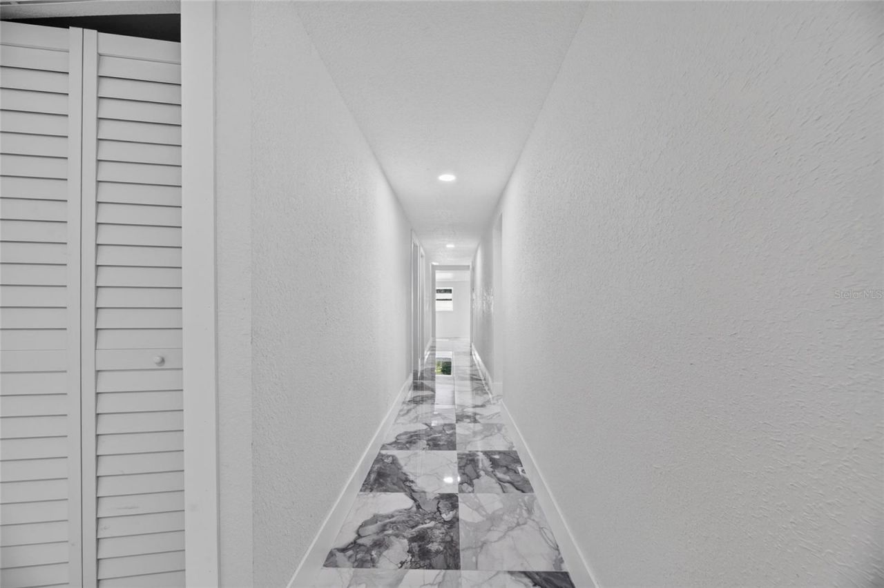 102 Garland Court, Tampa, FL 33613 Photo