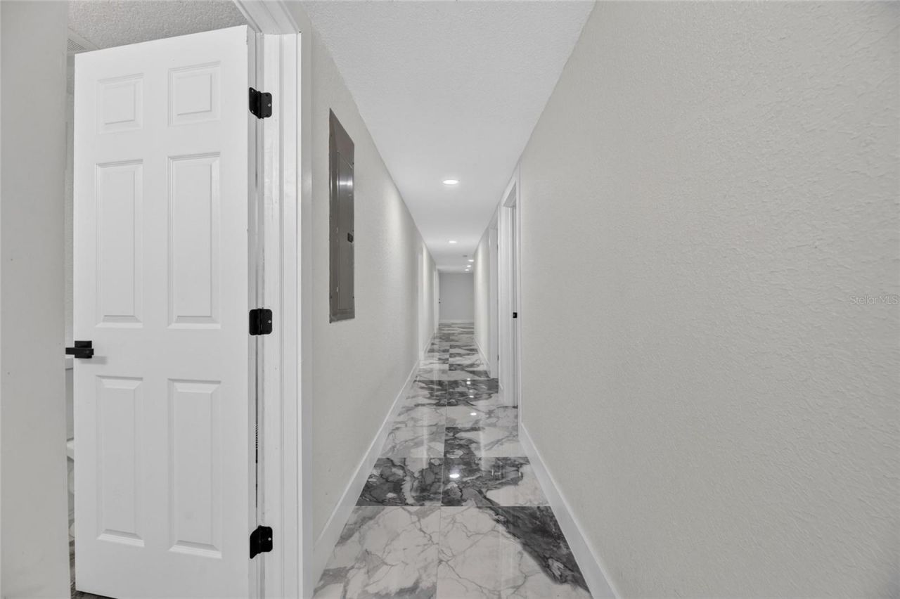 102 Garland Court, Tampa, FL 33613 Photo