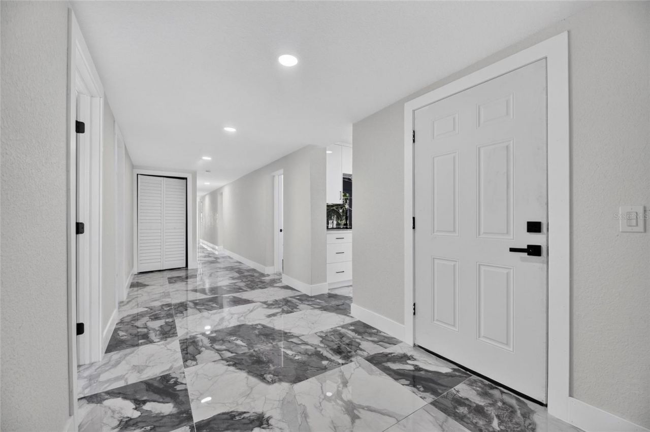 102 Garland Court, Tampa, FL 33613 Photo